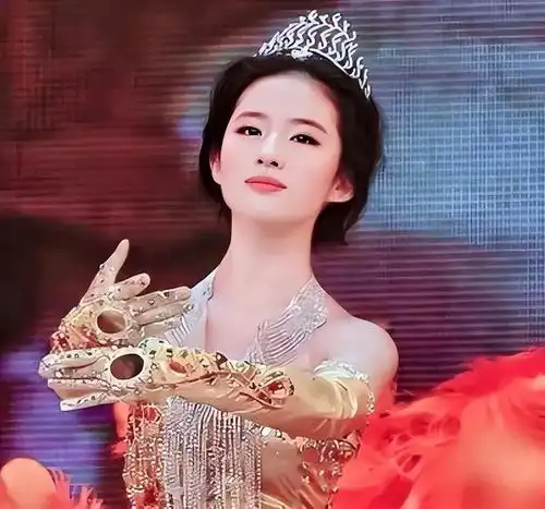 金鹰女神已选出李沁被曝安排试礼服,杨紫呼声最高却恐失之交臂