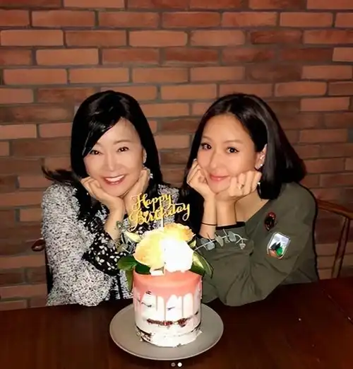 最痴情日本富豪苦等中国女神30年,55岁终于抱得美人归