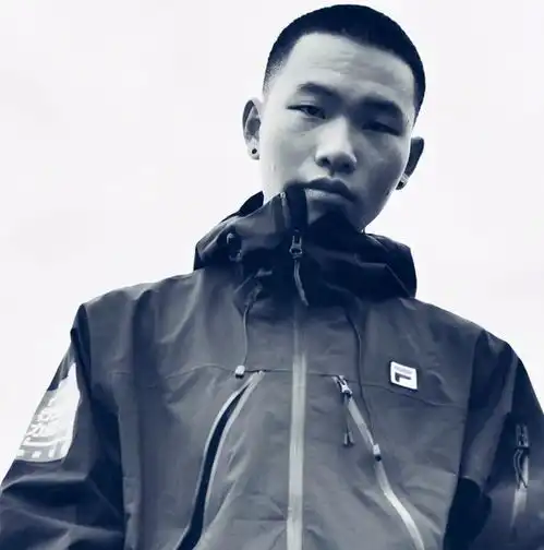 陈坤18岁儿子晒健身照,浑身腱子肉man到爆