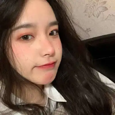 可爱且迷人的小姐姐头像