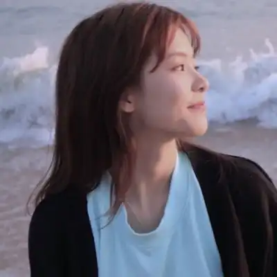 陆子初ins韩系微信女生头像