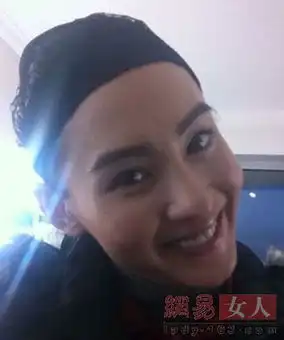 陈伟霆锅盖头变小鲜肉男神都靠厚刘海卖萌组图