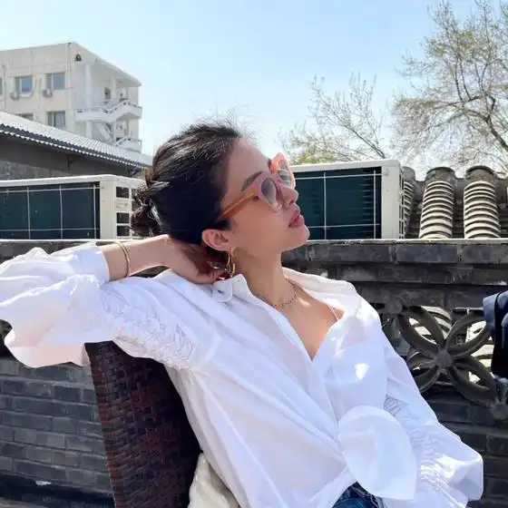 陈冠希秦舒培的衬衫,不如他们女儿那件