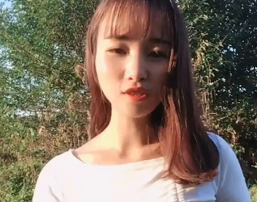 这个越南美女真的好看,我好久没见过这么好看的小姐姐了