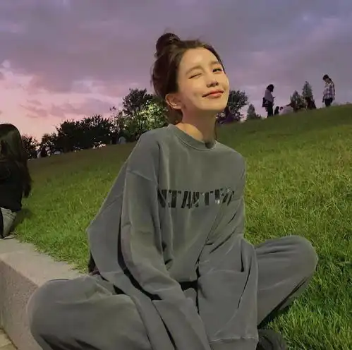 头像没有联系的日子里你在和谁分享你的快乐