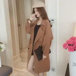 微凉初秋,一款时尚气质的风衣让你变身都市丽人