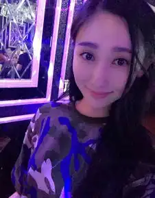 北京最美女球迷火辣私照中戏校花钟爱老马