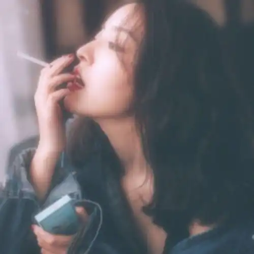 女生复古头像乐观和热爱才是生活的解药