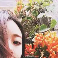 有没有好看的女生头像,要真人的,拜托啦