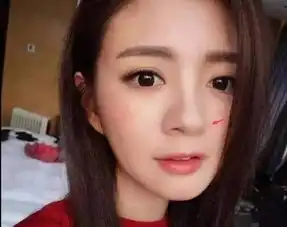 关晓彤p图p出7根脚趾头新造型被吐槽像拖把我更担心她以后的通稿该怎么写...