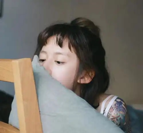 李诞黑尾酱离婚,女方恐分一半身家,细节透露两人关系不寻常