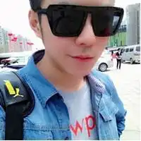 成熟点带墨镜的qq情侣头像一男一女