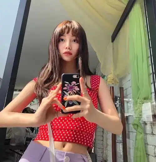 保姆级照相pose解析,哪个美女还用剪刀手