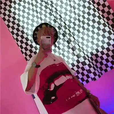 时尚潮流炫酷男生帅气手机控头像不毁她清白也照样给她未来