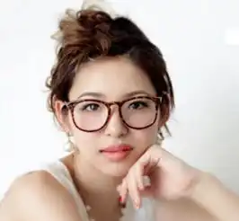 最新少女盘发发型图片好看又有活力