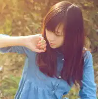 女生头像胶片风阳光下的