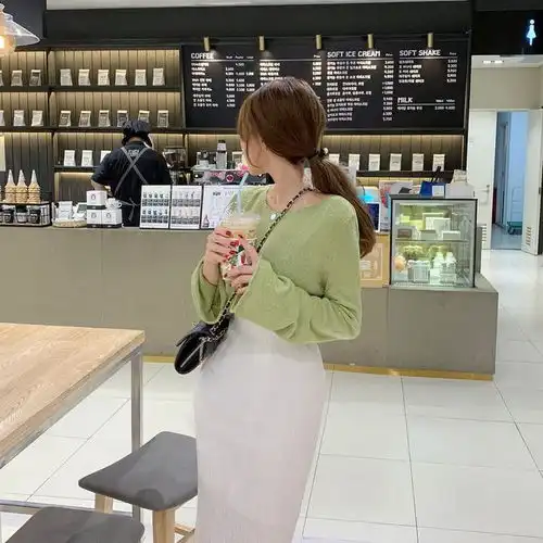 作为女人必须精致优雅知性的简约穿搭很绝,舒适好看又百搭