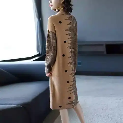 女人尽量不要大衣配毛衣,太丑瞧瞧杭州女人这样搭,早学会早美