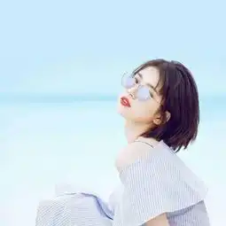 害羞女生的头像高三