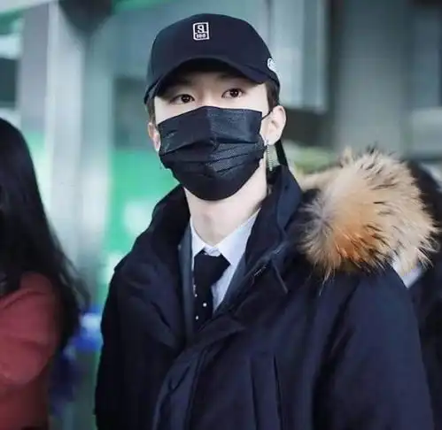 张艺兴带范冰冰弟弟上快乐大本营偶像练习生火了