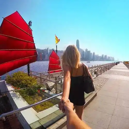 比牵着女友去旅行更酷的是,牵着女友去冒险