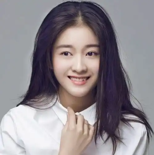 公认最美的21岁女孩,关晓彤垫底,沈月第二,第一美到极致张雪迎