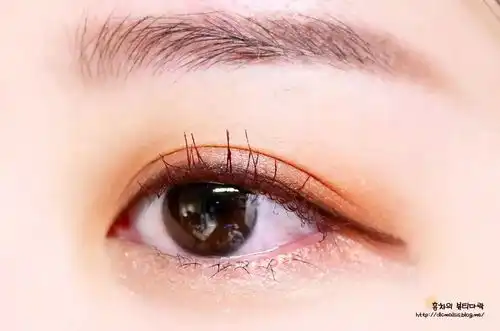 瞬间让双眼变大的方法,只需要2分钟