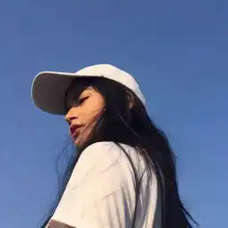女生头像没有人心疼我