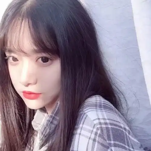 非主流带字头像女短发不