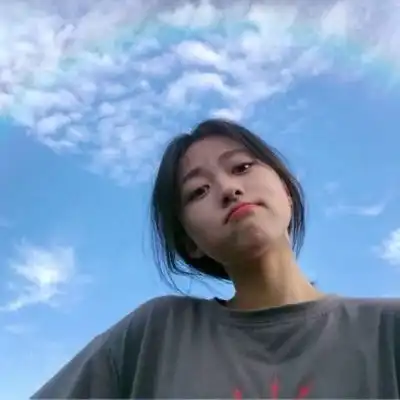 女性信佛的微信头像李亚