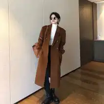 42岁秦岚才是穿搭女王,穿碎花蕾丝裙秀身材,人见人爱