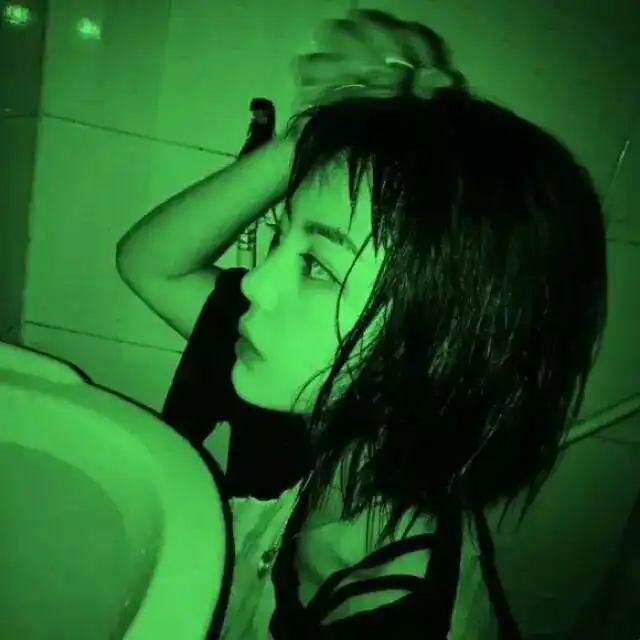女生闺蜜姐妹头像喝醉