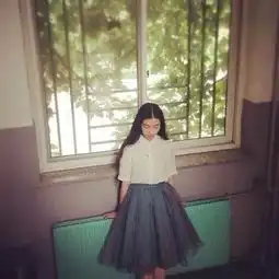这个图片上的衣服哪里有卖或者相似的急需知道救急好人有好报