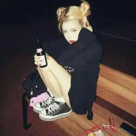 头像女生头像霸气高冷超拽,有一部分是黑白的第129期