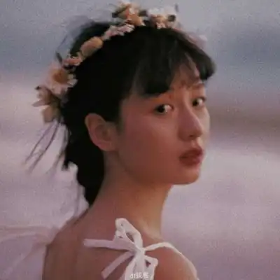 女生头像成熟唯美头像图