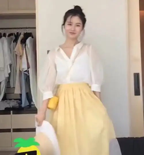 建议夏天别只会穿热裤,小仙女学会这样穿,校花瞧见都说好看