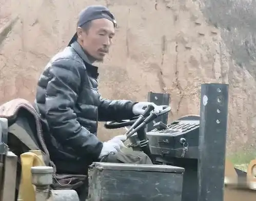 工地徐志摩被刷屏,打工人的春天来了