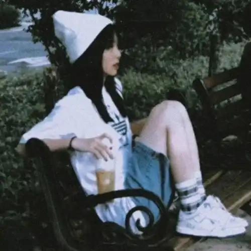 氛围感极强的女生头像