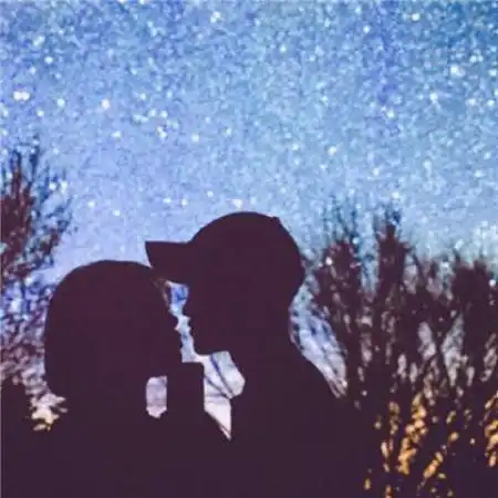 情侣头像两个两张清新,我特别在乎你只是有点远