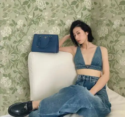 安徽美女周雨彤