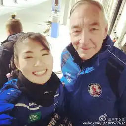 王飞德国体验越野滑雪帅气打靶受媒体追捧图