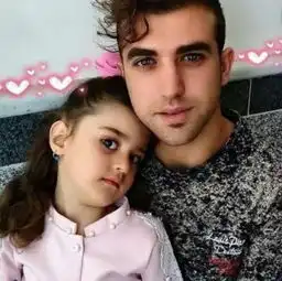 世界上最美女孩,因有神仙颜值不安全,老爸无奈当起贴身保镖