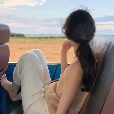 小清新背影女生头像