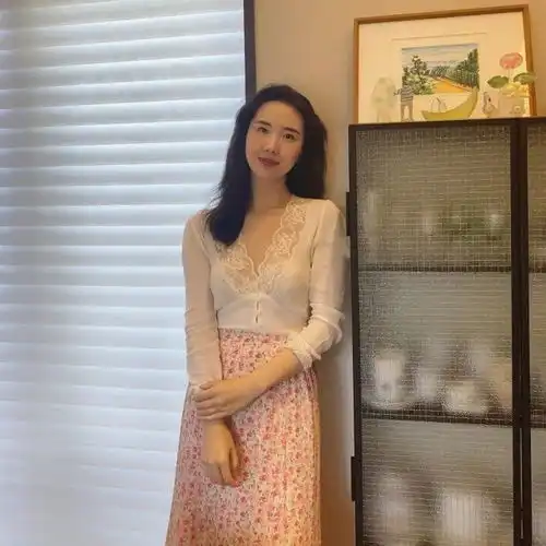 闹掰了网曝总裁夫人与老公更换微信情侣头像,婚姻破裂张大奕上位成功