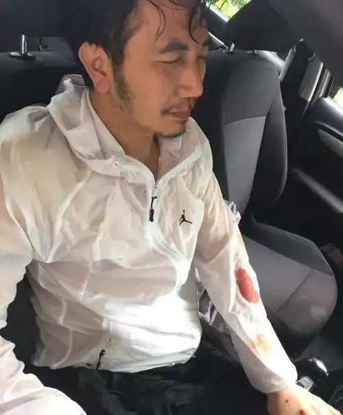 林生斌再婚生女,网友的评论两极化,深情人设碎一地