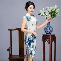 女生头像胶片风旗袍