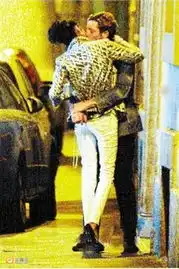 柳岩大s小s朱珠揭炒作丑闻绯闻的女主播