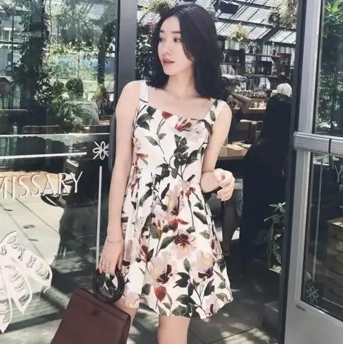 不负这个阳光明媚的夏季吊带露肩连衣裙来点性感