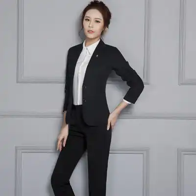 职业装女微信头像图片