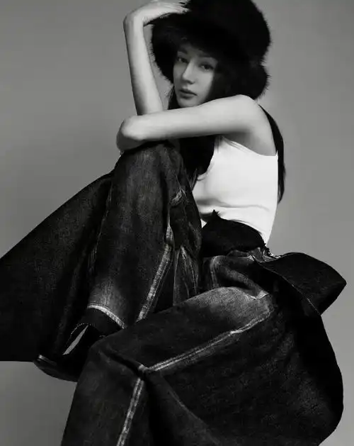 迪丽热巴登峰时尚,新视界三月开季,内地女星第一